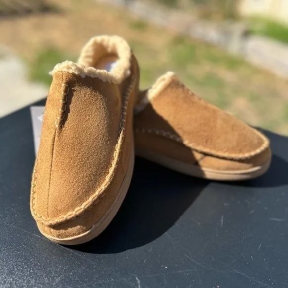 Men’s Cozy Slippers in Tan - Picture 5 of 9